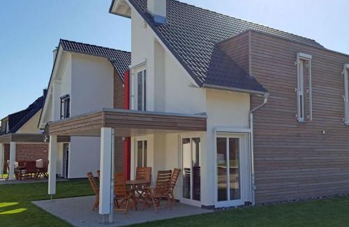 Juliusruh House | Catamaran 1: Comfortable Retreat for Families and Pets