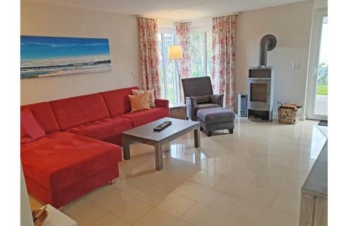 Juliusruh House | Catamaran 1: Comfortable Retreat for Families and Pets