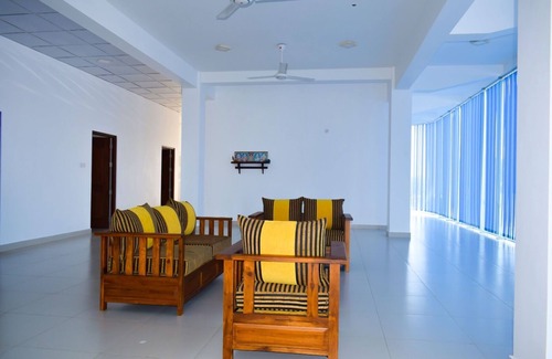 Arunagiri Nagar Hotel | Guest Rated: Catamaran Inn with Breakfast & Family Atmosphere