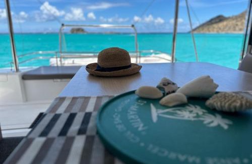 Colombier Boat Rental | CATAMARAN ZEPHYR EXPERIENCE EXCLUSIVE Navigation, diner, nuit, petit-déjeuner inclus