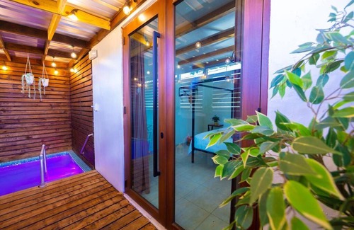 Maleza Alta Apartment | Private Pool Retreat: Catania 2 Suite with Wi-Fi Access