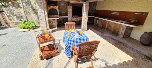 Vila Baleira House | Oceanfront Catavento: Guest Rated 9.1 with Breakfast
