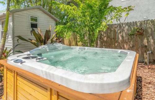 Crystal Beach House | Relax and Unwind at Crystal Beach with Pet-Friendly Amenities