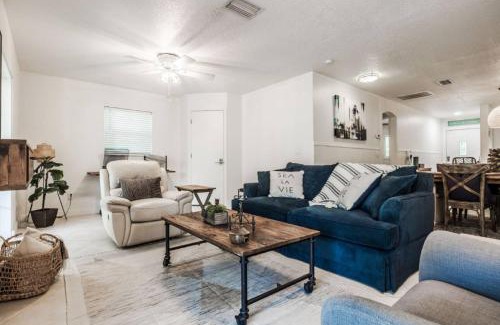 Crystal Beach House | Relax and Unwind at Crystal Beach with Pet-Friendly Amenities
