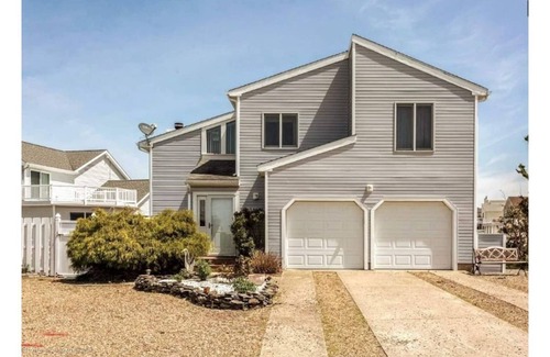 Beach Haven West House | Discover the Shore Thing: Oceanfront Retreat in Beach Haven West