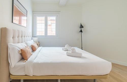 Almenara Apartment | Top-Rated CATERINA Plaza Castilla with Family-Friendly Amenities