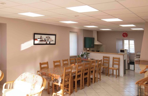 Leffonds Cottage | Discover Catering Abbey: Pet-Friendly Stay with Breakfast