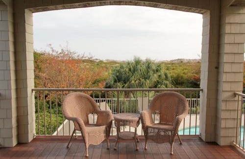 Seabrook Island House | Relax at Catesby's Bluff 2240: Pool & Hot Tub Await!