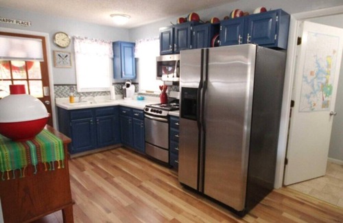 Osage Beach Cabin | Lakefront Retreat: Catfish Cabin with Pool & Spa Amenities