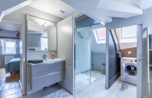Bayeux Apartment | Cathédrale: Enchanting Apartment for Families of Four