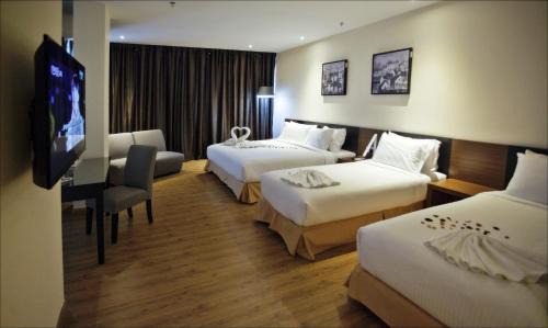 Pekan Melayu Hotel | Discover Comfort at Cathayana Hotel Kuantan with Breakfast