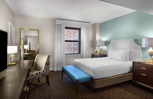 Central West End Hotel | Explore Cathedral Basilica of Saint Louis: Pool & Pet Friendly!