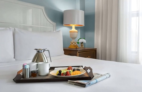 Central West End Hotel | Explore Cathedral Basilica of Saint Louis: Pool & Pet Friendly!