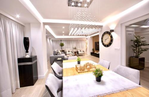 Lugo Apartment | Cathedral Boutique: 4-Star Comfort with Family-Friendly Amenities
