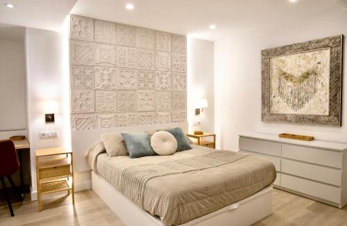 Lugo Apartment | Cathedral Boutique: 4-Star Comfort with Family-Friendly Amenities