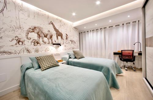 Lugo Apartment | Cathedral Boutique: 4-Star Comfort with Family-Friendly Amenities