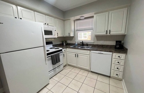 Joslyn Castle Apartment | Cathedral View 10: Cozy Urban Retreat Near UNMC
