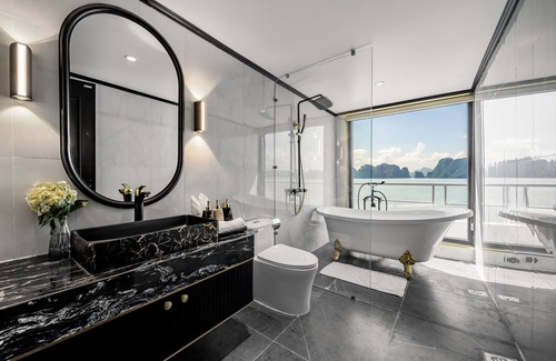 Bui Thi Xuan Boat Rental | Experience Comfort and Ocean Views at Catherine Cruises