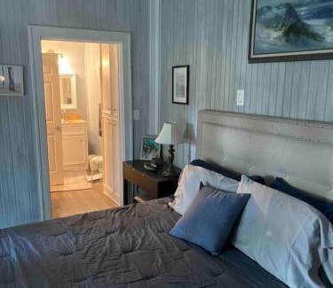La Porte House | Pet-Friendly Getaway at Cathy's Cottage By The Bay