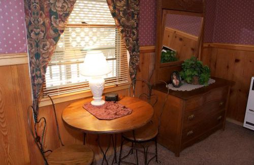 Big Bear City Cabin | Welcoming Cathy's Cottages: Wheelchair Accessible Retreat