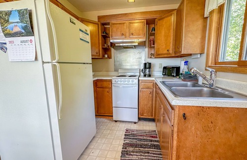 Tofte Cottage | Explore Cathy’s Cove: Lake View Retreat in Lutsen, MN