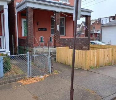South Oakland Apartment | Explore Cato 5BR Home in Oakland, Perfect for Families
