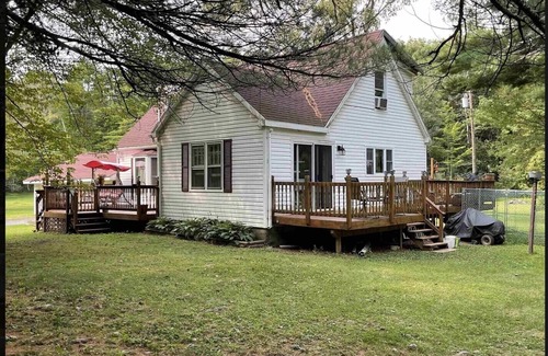 Cairo Villa | Perfect Catskills Cottage Near Windham & Hunter Attractions