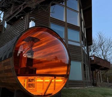 Town of Denning Villa | Catskills Luxury Chalet - Mountains Retreat