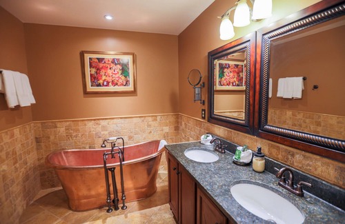Hunter Condo | Idyllic Catskills Mountain Escape with Breakfast for Two