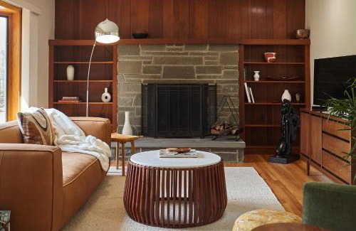 Saugerties House | Inviting Catskills Retro Retreat with Hot Tub & Family-Friendly Amenities
