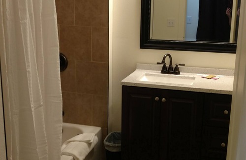 Lovell Hotel | Discover Cattlemen Motel: Rated 8.8 with Family-Friendly Amenities