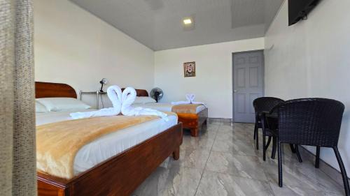 Monteverde Hotel | Family-Friendly Stay at Cattleya with Pet & Kitchen Access