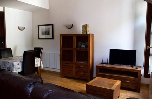 Esterri D'Aneu Apartment | Comfortable Duplex on Main Street with Family-Friendly Amenities