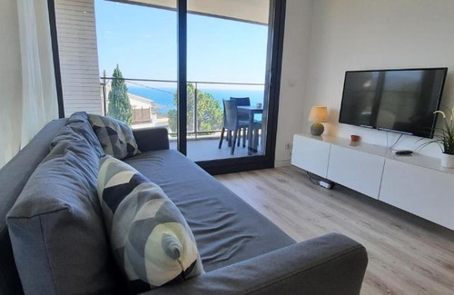 Llanca Apartment | Premier CAU DEL LLOP 2: Pet-Friendly with Ocean Views