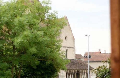 Cauroy-les-Hermonville Cottage | Elegant Cauroy Les Hermonville: Renovated Cottage Retreat