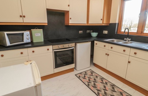 Berwick-upon-Tweed House | Pet-Friendly Causeway Cottage with Garden in Holy Island