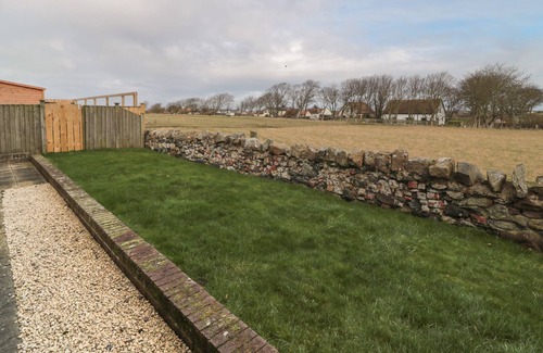 Berwick-upon-Tweed House | Pet-Friendly Causeway Cottage with Garden in Holy Island
