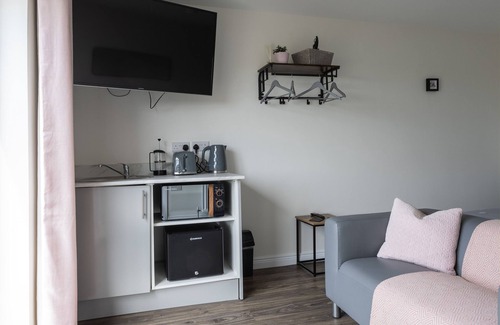 Ballymoney Apartment | Top-Rated Causeway Coast Retreats with Complimentary Breakfast