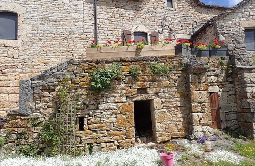 Saint-Georges-de-Levejac House | Discover Caussenarde: Beautiful Retreat by Tarn Gorges