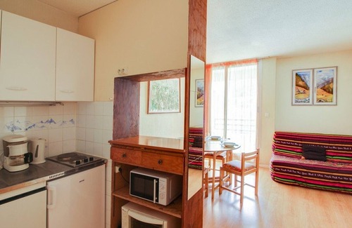 Cauterets Apartment | Cozy Studio Cauterets for 3 with Spa & Pet-Friendly Options