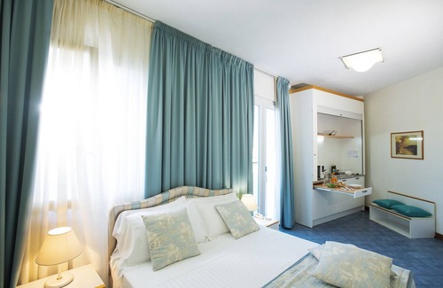 Castiglione della Pescaia House | Ocean View Stay at Cav Approdo with Family-Friendly Amenities