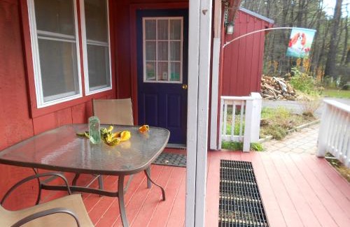 Shelburne Falls Bed & Breakfast | Inviting Cavalier Cottage B&B: Pet-Friendly & Accessible Stay