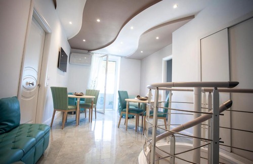 Anzio House | Elegant Cavalieri D'Oro House - Family-Friendly Retreat