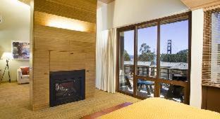 Sausalito Cabin | Elegant Cavallo Point: Pet-Friendly Retreat with Spa & Hot Tub