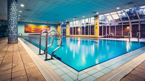 Cavan Hotel | Indulge in Comfort at Cavan Crystal Hotel - 4-Star Retreat