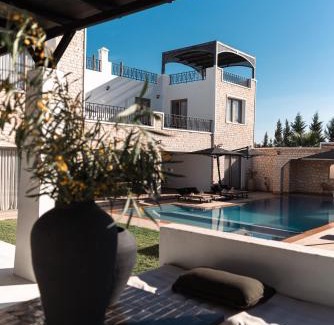 Ounagha Cabin | Discover Cavanna Lodge: Oceanfront Pool & Spa Retreat
