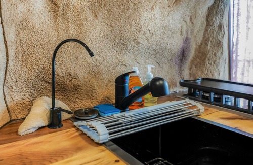 Beryl Junction Villa | Cave 3