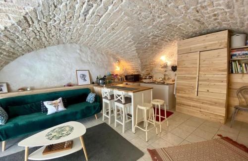 Pignan Apartment | Discover Cave de charme: 18th Century Elegance Awaits