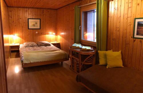 Cully House | Pet-Friendly Retreat at Cave de Moratel - Guest Rated 9.2