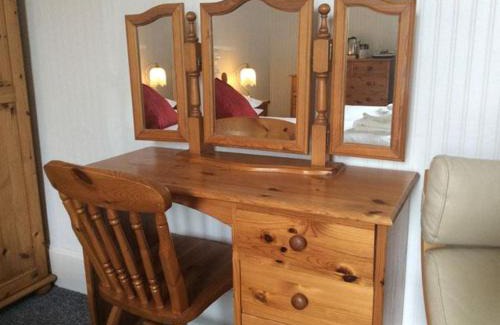 Clevedon Bed & Breakfast | Cozy Cavell House Bed and Breakfast for Memorable Stays